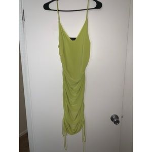 Líme green body con dress